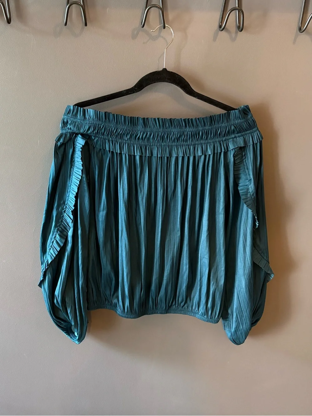 Evereve Teal Off-Shoulder Peasant Blouse in Teal - Small